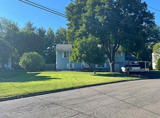 5 Marion Ct, Fairfield, NJ 07004