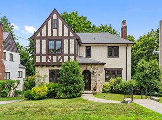 40 Parkview Dr, Bronxville, NY 10708