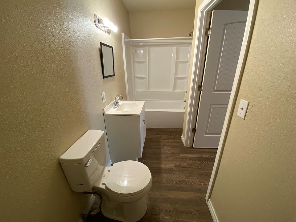 1st image of 310 N Pleasant St APT 3
