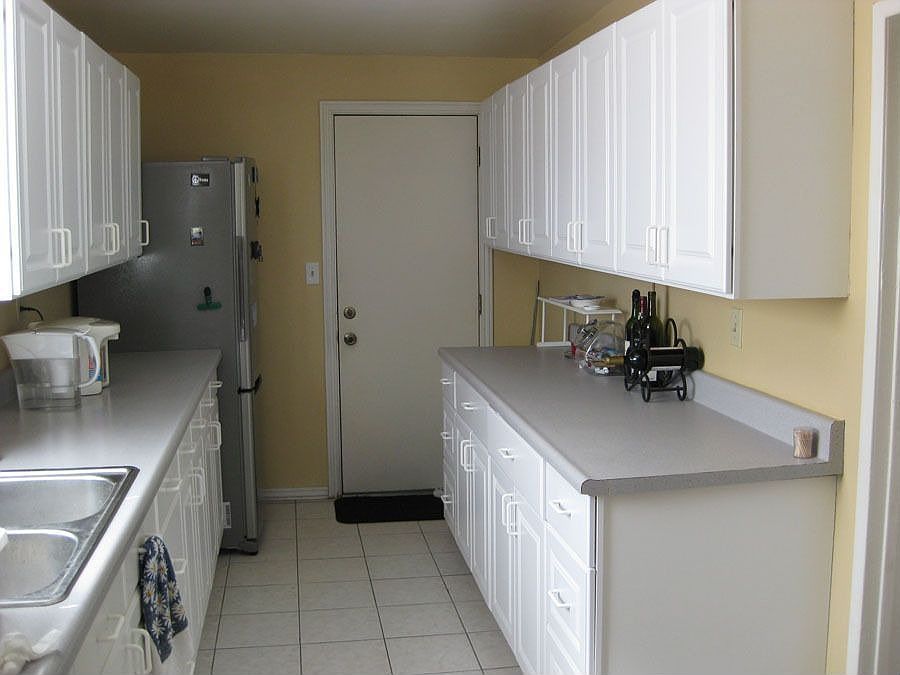 2nd image of 215 S Oak Ave
