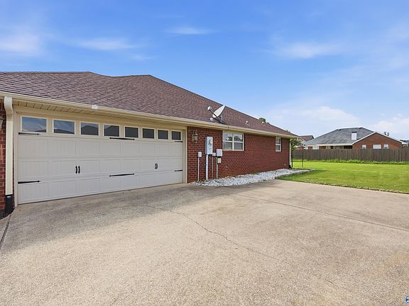 4th image of 651 Summer Cove Cir NW