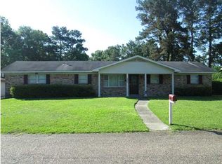 606 Sutherland Dr, Chickasaw, AL 36611