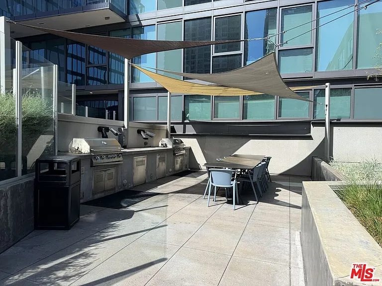 901 S Flower St #613 — Photo 33
