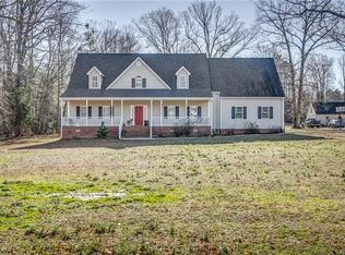 401 Meadowville Rd, Chester, VA 23836