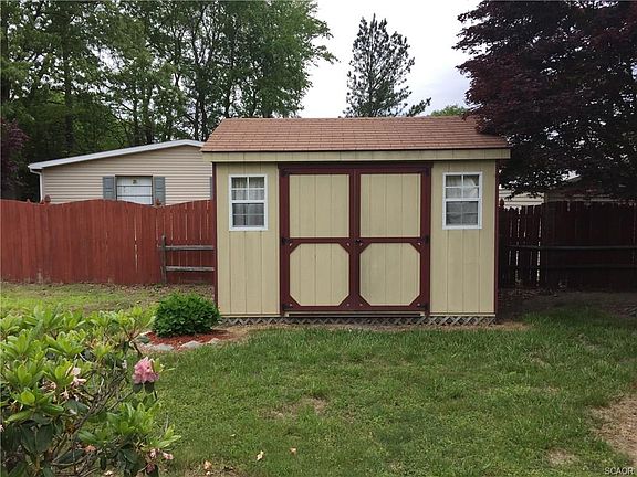 4th image of 32813 Elizabeth Dr