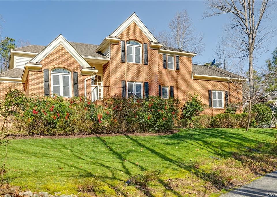 1st image of 224 W Brook Run Dr
