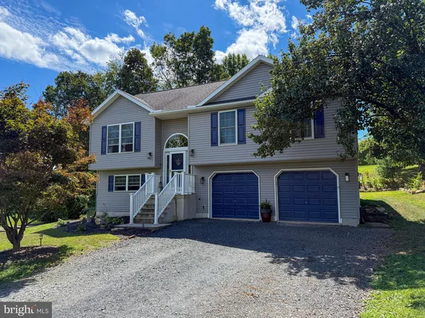 1652 Wampum Dr, Auburn, PA 17922