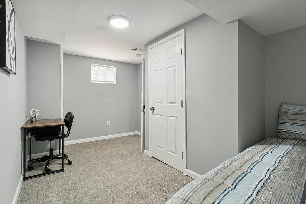 4 bed, 2.0 bath, 2040 sqft, $797 — Photo 1