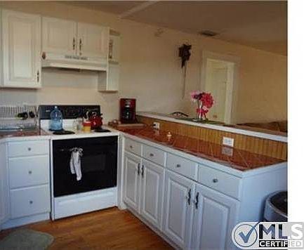 4th image of 715 Bradley St