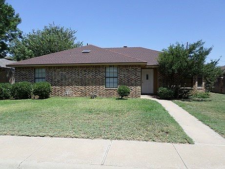 2nd image of 5012 Sherwood Dr