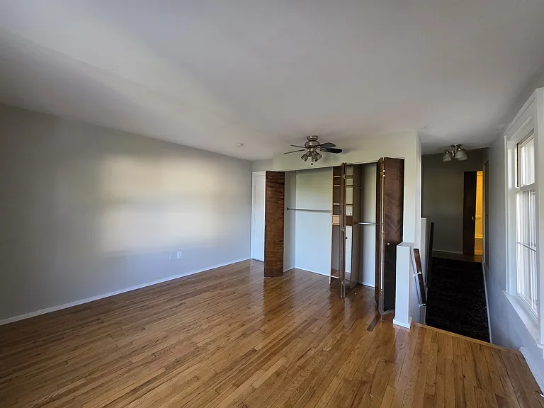 49 Warren St #C — Photo 9