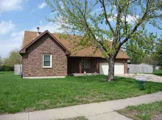 3822 SW 39th St, Topeka, KS 66610