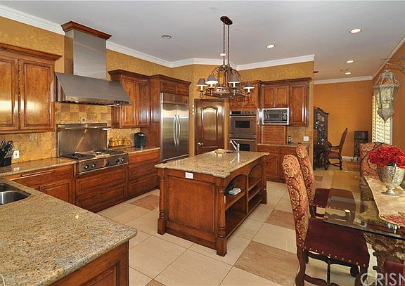 4th image of 22623 Califa St