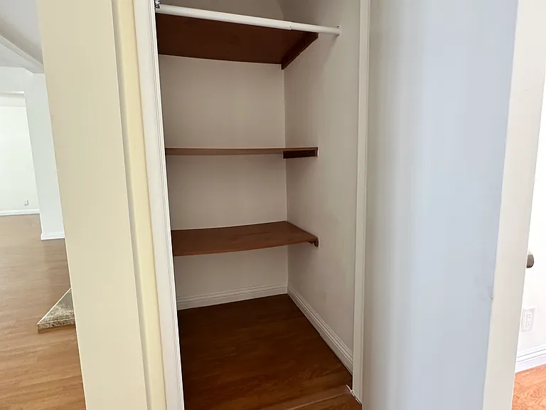 14552 Runnymede St — Photo 30