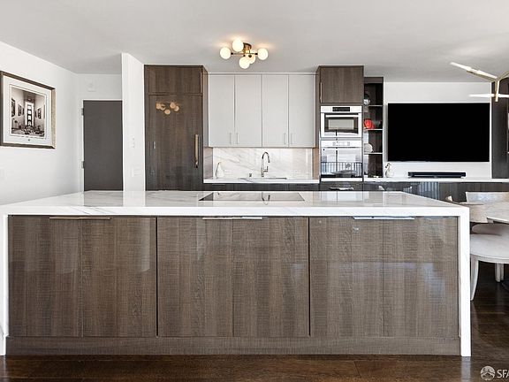 3rd image of 999 Green St APT 1901