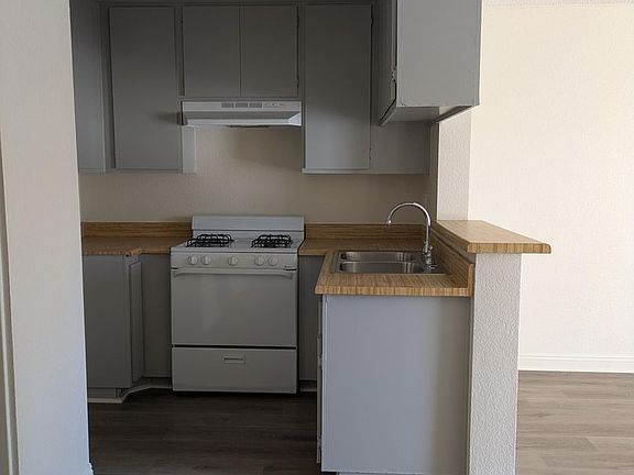 4th image of 249 W Alameda Ave #105