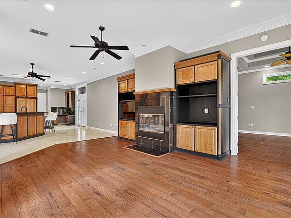 4th image of 9704 Ravenswood Rd