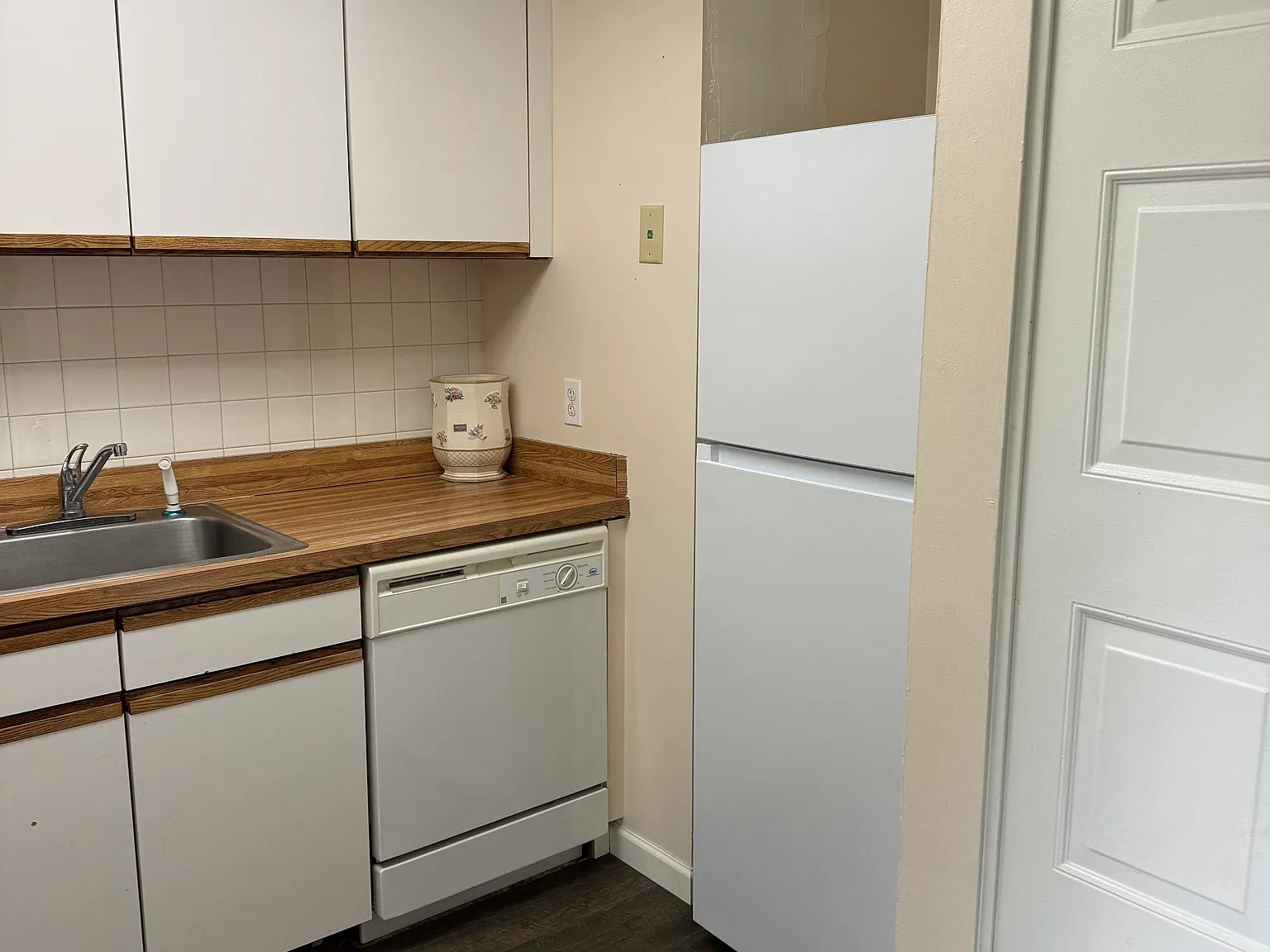 1 bed, 600 sqft, $1,400 — Photo 3