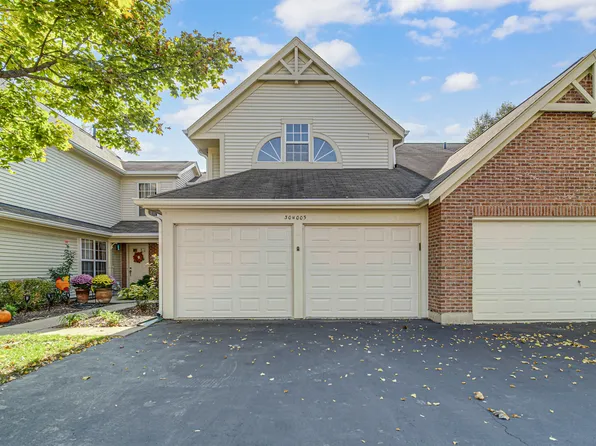 30W005 Mayfair Ct, Warrenville, IL 60555