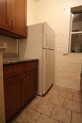 Rented by New York Realty Minimax Inc | media 7