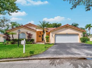 4882 NW 103rd Dr, Coral Springs, FL 33076