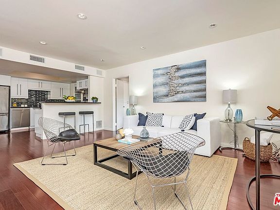 4th image of 1037 N Vista St APT 302