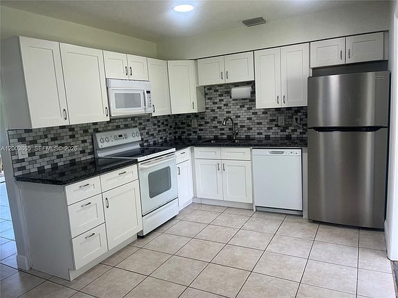 2nd image of 753 SW 3rd St