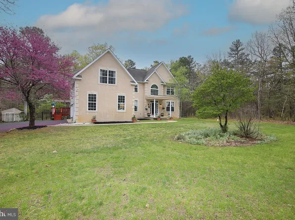 3 Harmony Ct, Southampton, NJ 08088