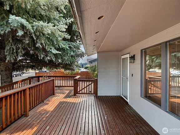 2nd image of 1324 Cascade Street