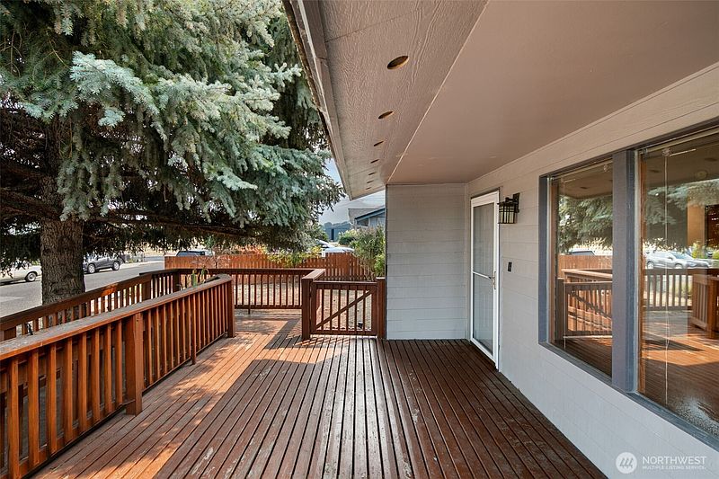 2nd image of 1324 Cascade Street