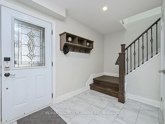 4th image of 14 Borden Hill Ct