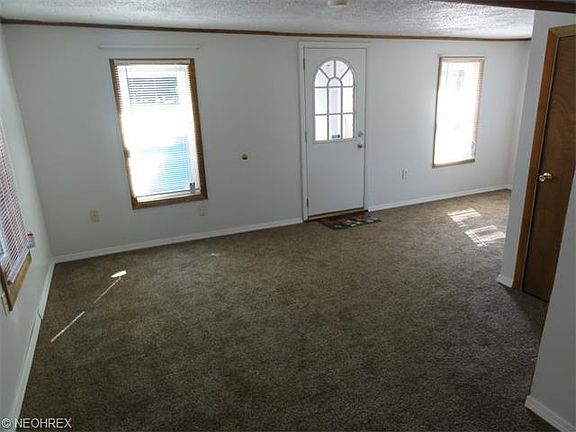 4th image of 407 Eastwood Ave