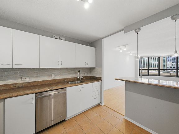 5th image of 405 N Wabash Ave Unit 714