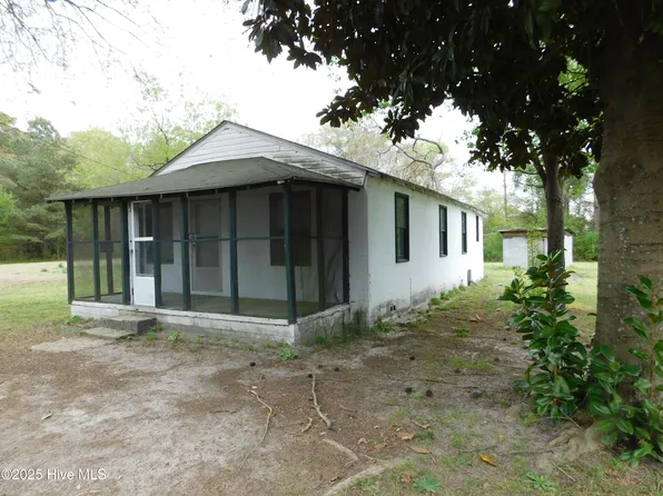 419 Croom Road, Maxton, NC 28364