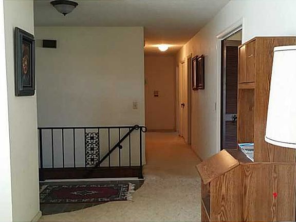 4th image of 27 Tibberton Circle Dr