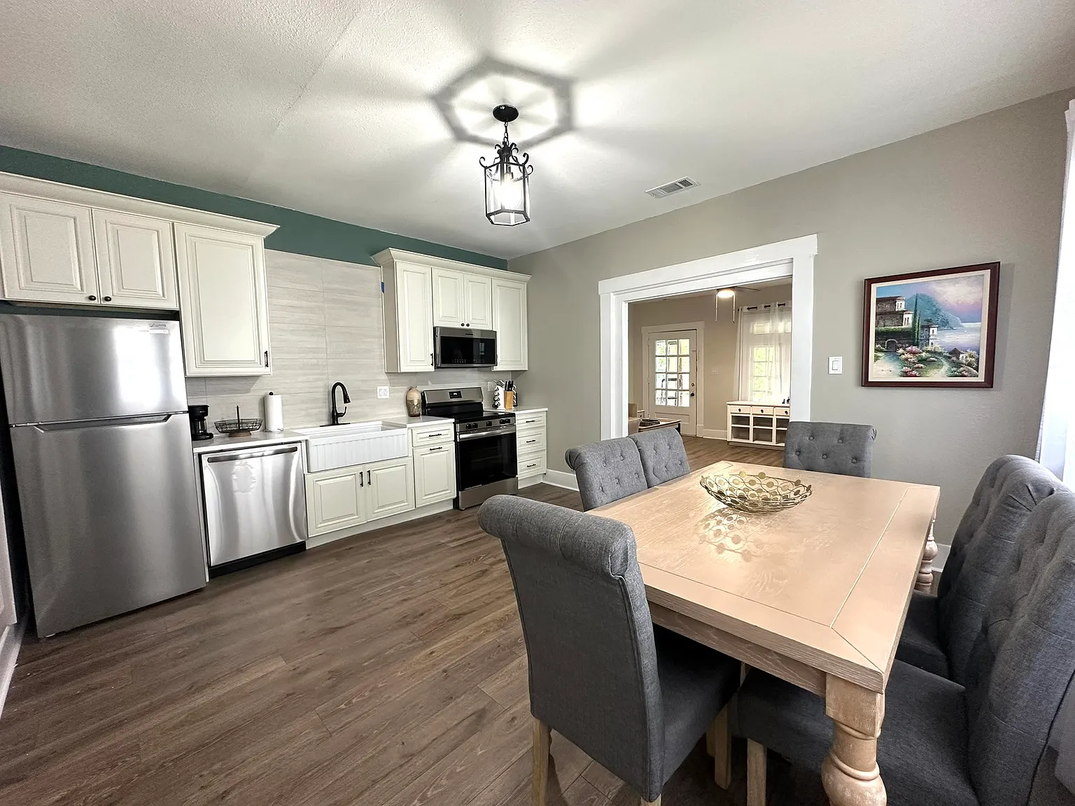 1 bed, 750 sqft, $1,850 — Photo 2