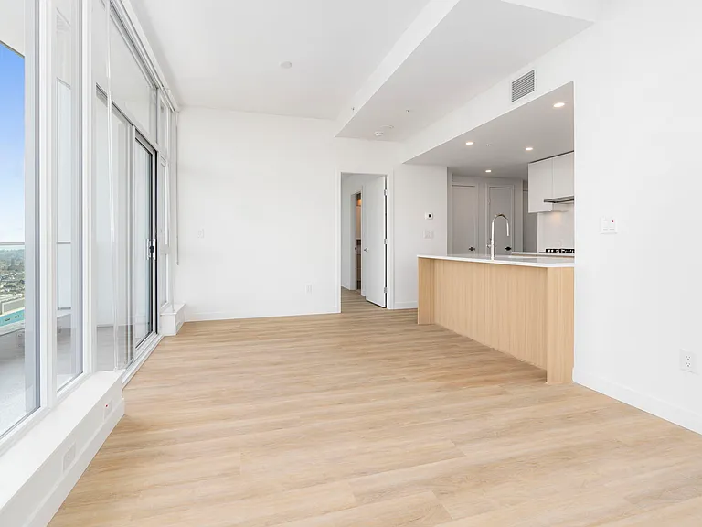 9675 King George Blvd #2707 — Photo 20
