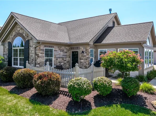 1942 Woods Dr, Streetsboro, OH 44241