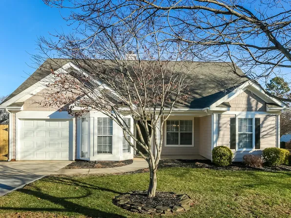 301 Cedarcroft Dr, Mooresville, NC 28115