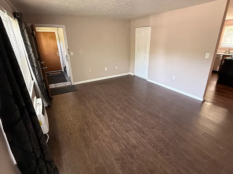 1081 Blue Hills Ave #B — Photo 5