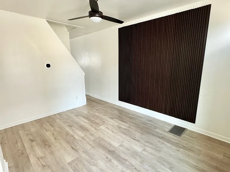 2030 Waterloo St — Photo 2
