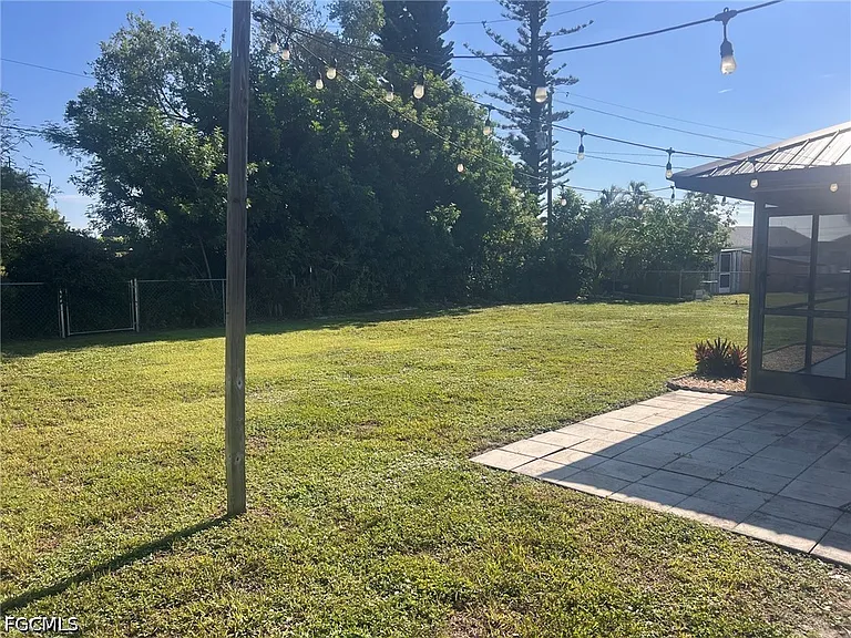 1015 SE 25th Ter — Photo 13
