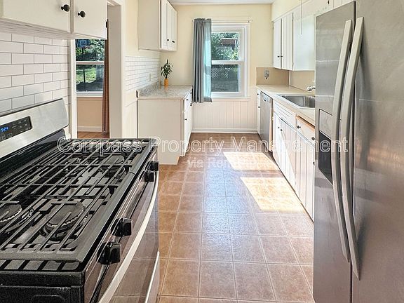 5th image of 1733 Batchawana St SE