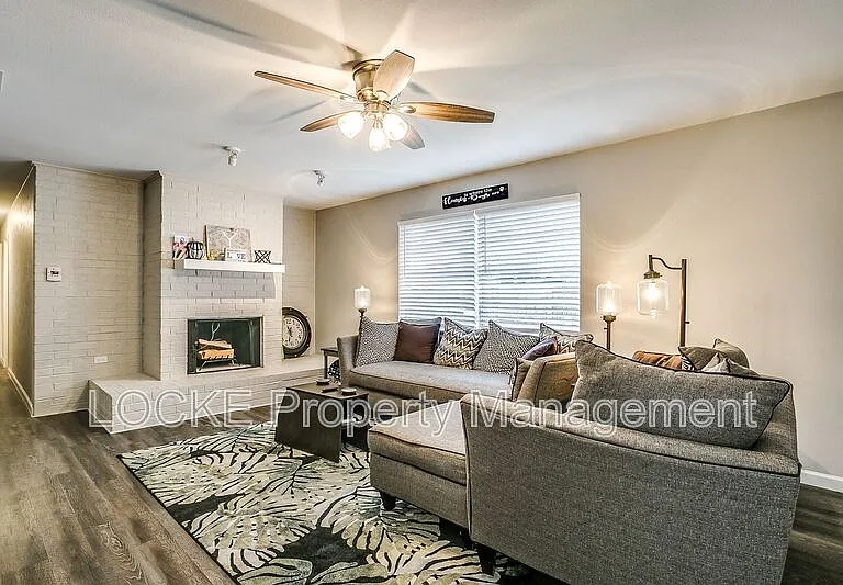 512 Stallion Ln — Photo 8