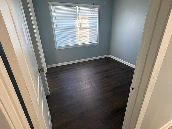 2nd image of 929 Camilla Dr
