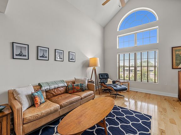2nd image of 39665 Springwater Dr