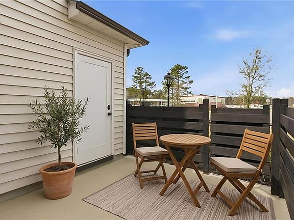 3rd image of 909 Kathy Ann Way