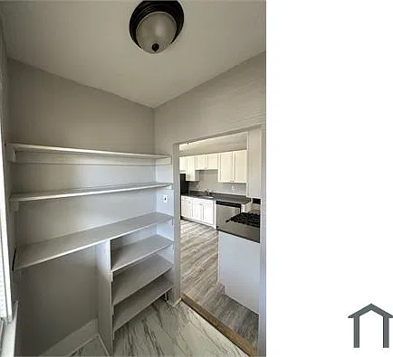 3 bed, 1195 sqft, $3,500 — Photo 2
