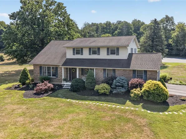 4124 Lawton Ct, Schnecksville, PA 18078