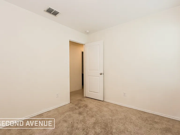 8738 Texas Risinger Dr — Photo 18